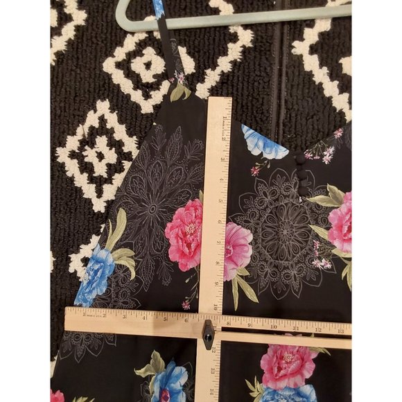 NEW Torrid Women's Camisole in Black with Mandalas and Flowers. Size 1 or 14/16 - Picture 6 of 11